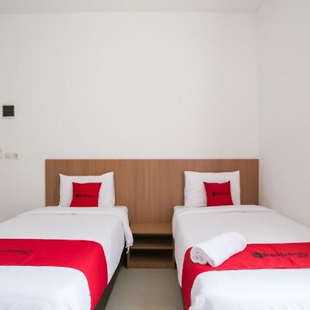 Reddoorz Syariah Near Lapangan Pancasila Simpang Lima Hostel Semarang Exterior photo